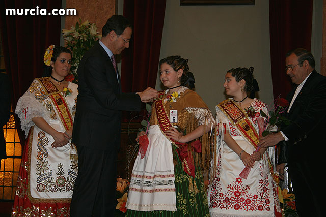 El Alcalde recibe en el Ayuntamiento a las candidatas a Reina de la Huerta infantil y mayor - 64