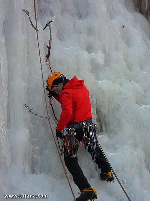Escalada en cascadas de hielo. Pirineos, Bielsa, Valle de Pineta - 114