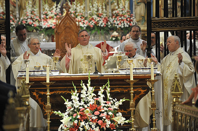 Toma de posesin del nuevo obispo de la dicesis de Cartagena, Jos Manuel Lorca Planes, en la Catedral de Murcia - 325