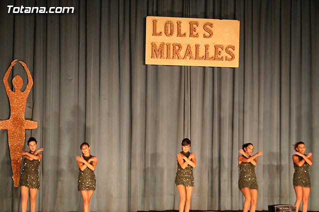 La escuela de danza de Loles Miralles actu a beneficio de la asociacin D'Genes - 218