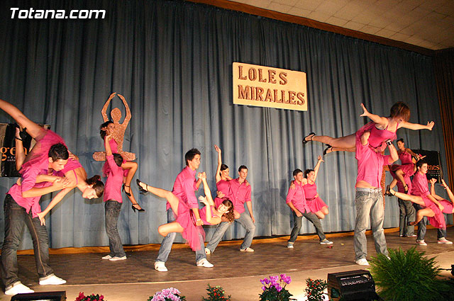 La escuela de danza de Loles Miralles actu a beneficio de la asociacin D'Genes - 241