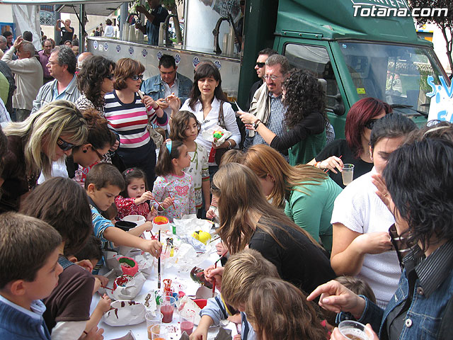 EXITOSA ACOGIDA DE PBLICO A LA CELEBRACIN DE LA PRIMERA EDICIN DEL EL DA DEL COMERCIO CON GEGUSTACIONES Y DESFILES EN LA PLAZA DE LA BALSA  - 156