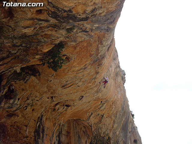 Escalada  Via Murcielago Valle de Leiva - 140