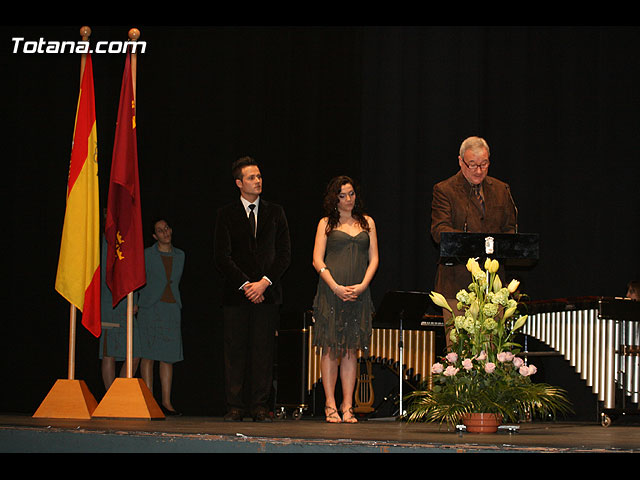 EL IES PRADO MAYOR DE LA LOCALIDAD RECIBE EL PREMIO PIZARRA DE PLATA, AL ESFUERZO Y VALORES EN EDUCACIN EN LA REGIN - 57