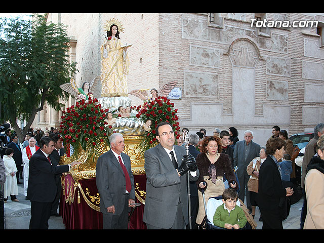 CIENTOS DE PERSONAS ACOMPAAN A LA IMAGEN DE LA PATRONA, SANTA EULALIA, EN UNA SOLEMNE PROCESIN QUE RECORRI LAS CALLES DE LA LOCALIDAD EN EL DA DE SU ONOMSTICA  - 46