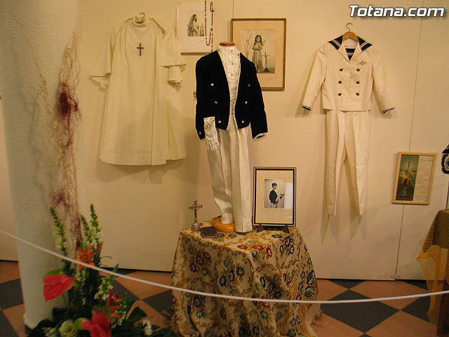 III EXPOSICIN DE TRAJES Y ENSERES MURCIANOS - 42