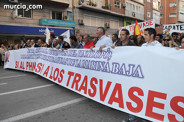 Cientos de miles de personas se manifiestan en Murcia a favor del trasvase - 129