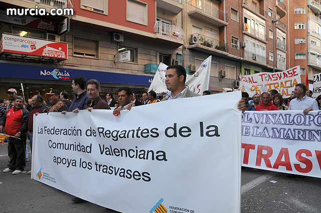 Cientos de miles de personas se manifiestan en Murcia a favor del trasvase - 131