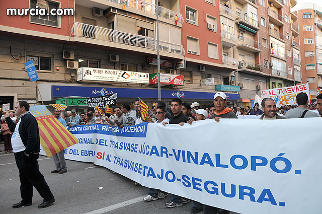 Cientos de miles de personas se manifiestan en Murcia a favor del trasvase - 132