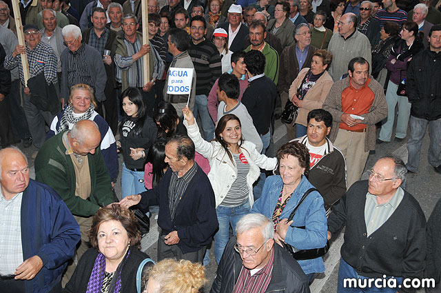 Cientos de miles de personas se manifiestan en Murcia a favor del trasvase - 411
