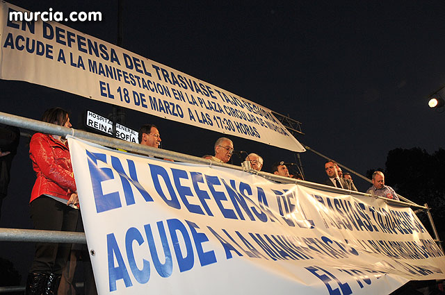 Cientos de miles de personas se manifiestan en Murcia a favor del trasvase - 418