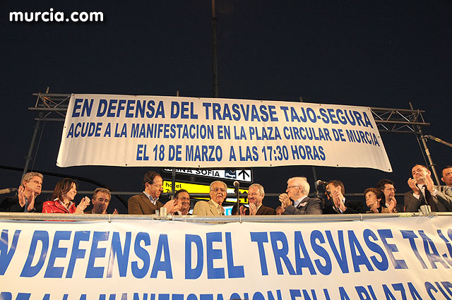 Cientos de miles de personas se manifiestan en Murcia a favor del trasvase - 436